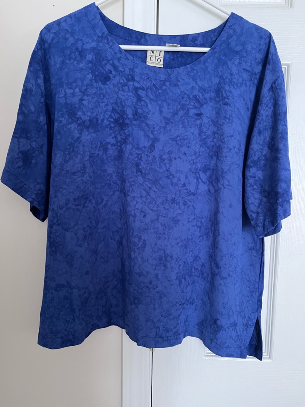 Nomadic Traders Marbled Blue Short Sleeve Top size large NWT